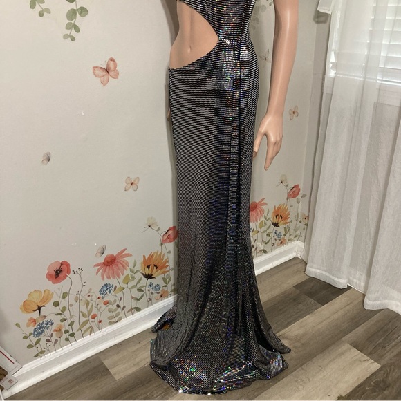 Holographic Cut-Out Maxi Dress - Picture 8 of 16